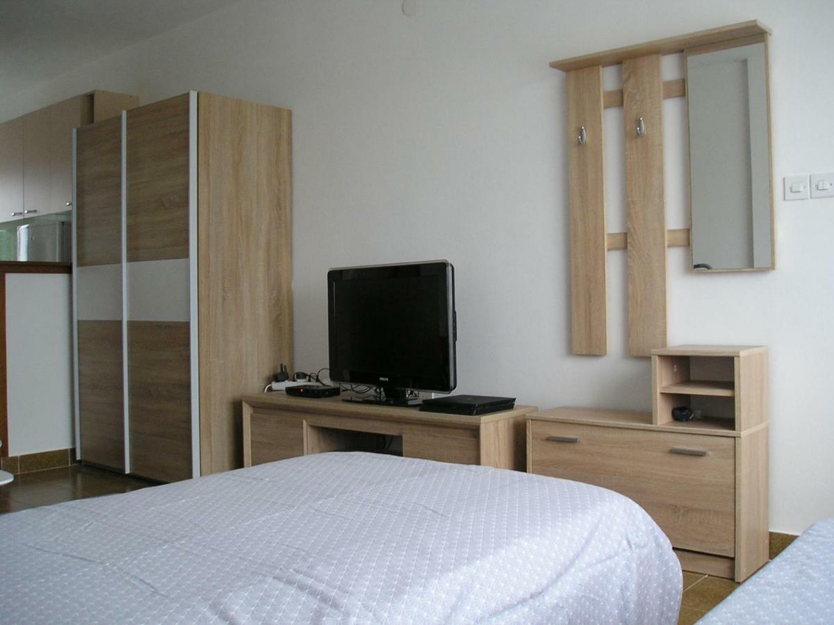 Twin Oaks Apartment Šišan Bagian luar foto